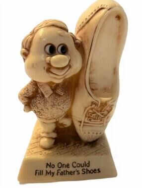 Vintage Russ Berrie and Co figurine EUC